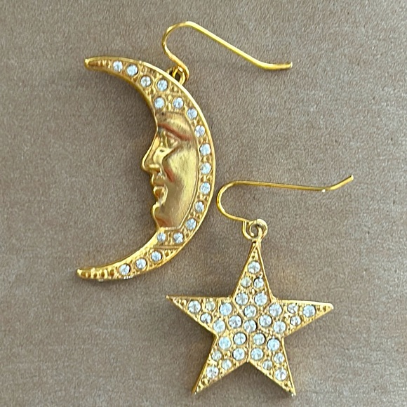 VTG Star and Moon Rhinestone Earrings, gold color - Picture 4 of 8
